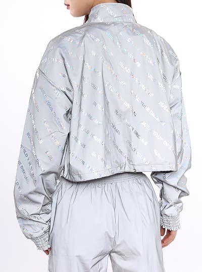亮银灰色运动服羽绒服万搏在线官网-万搏(中国)面料